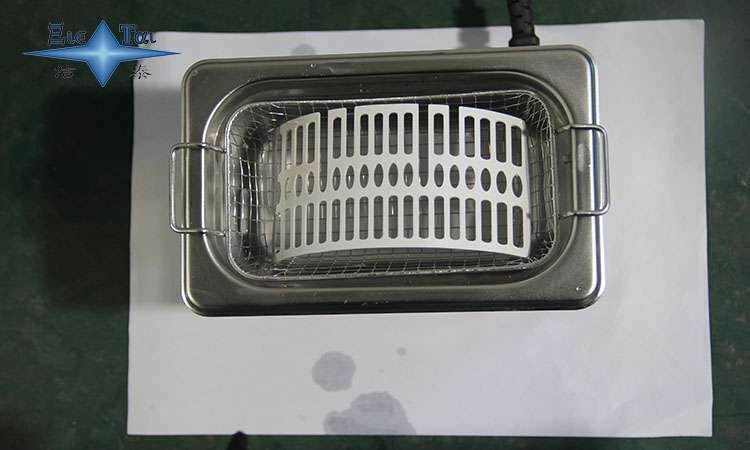超聲波清洗機(jī)運(yùn)營(yíng)的關(guān)鍵問題和注意事項(xiàng) 超聲波清洗機(jī)運(yùn)營(yíng)的關(guān)鍵問題和注意事項(xiàng)